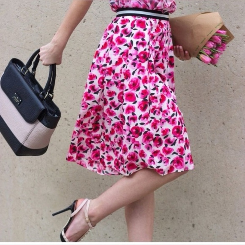 Kate Spade Rose Pleated Knee Length Skirt 100% Silk Preppy Evening Business